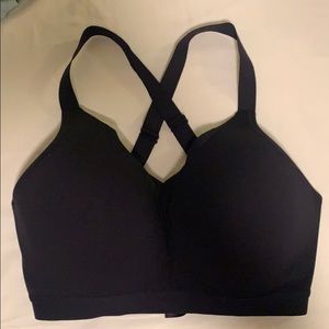 Like new! 32DD Core 10 sports bra